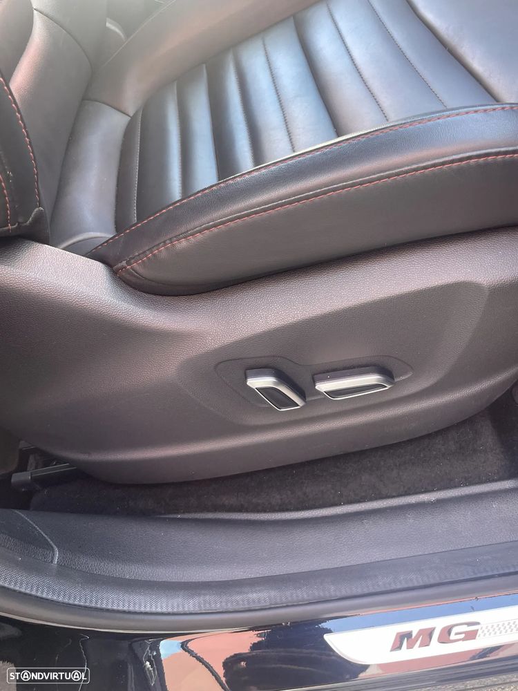 MG EHS Luxury - 20