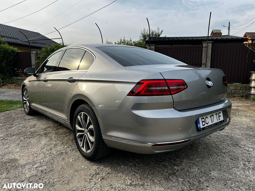Volkswagen Passat - 4