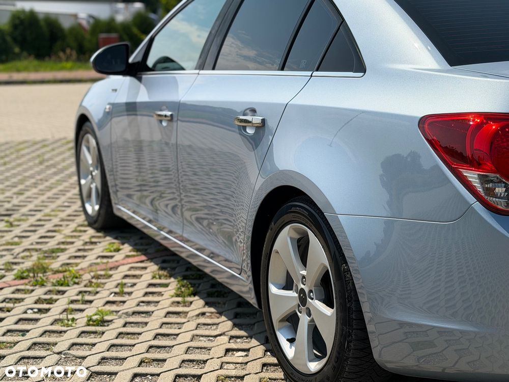 Chevrolet Cruze 1.8 LT+ - 9