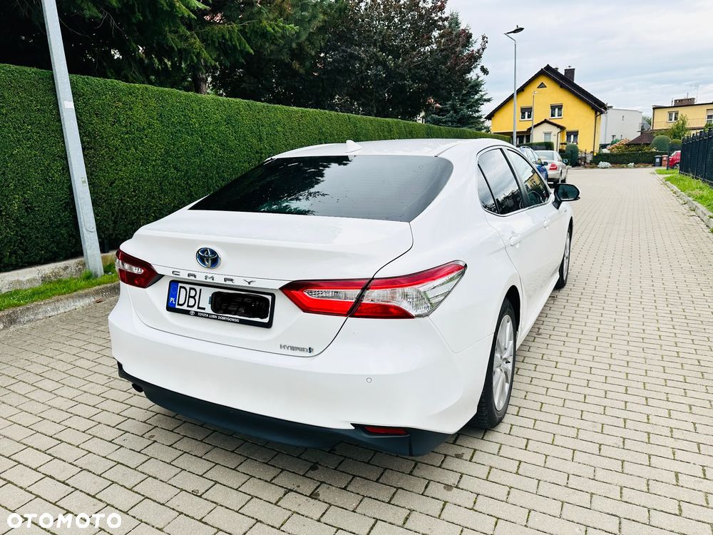 Toyota Camry - 6