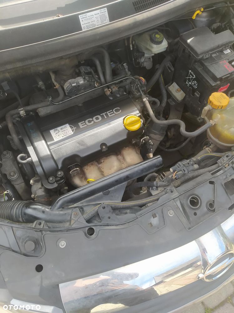 Opel Corsa 1.2 16V Essentia - 8