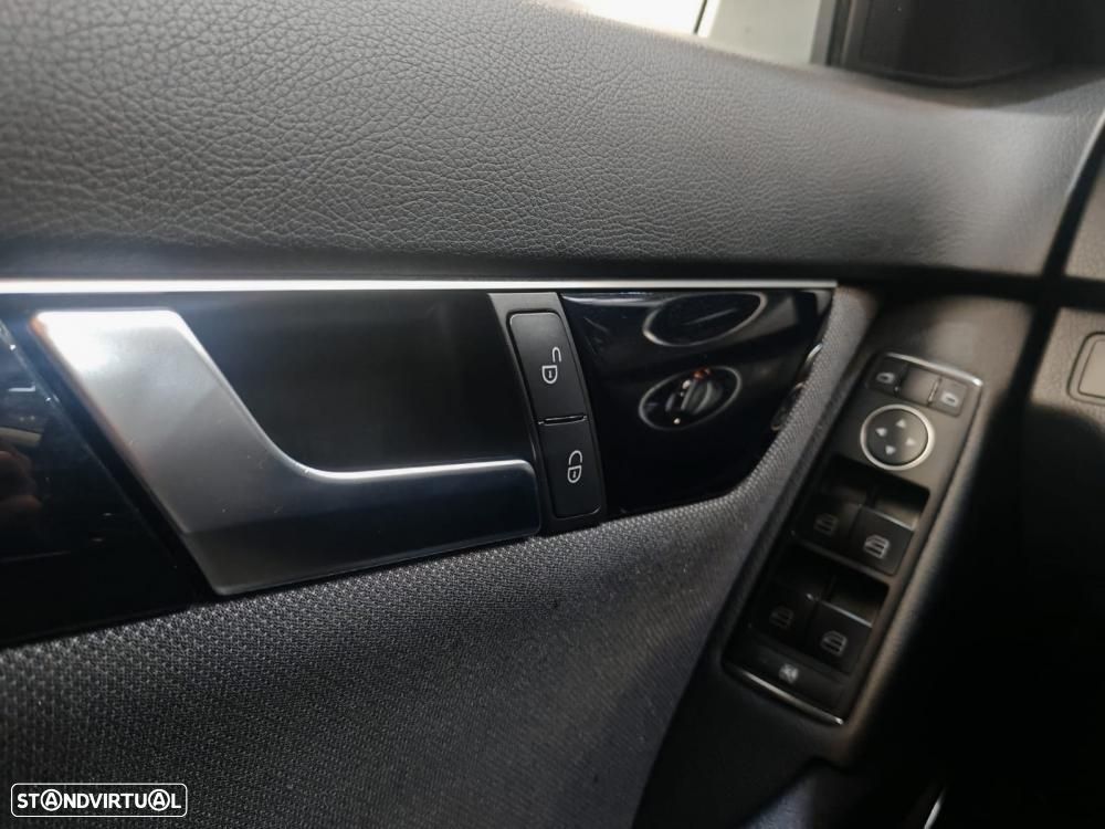 Mercedes-Benz C 220 d Avantgarde - 23