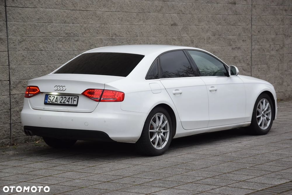Audi A4 Limousine - 5