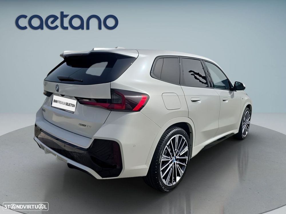 BMW iX1 eDrive20 Pack Desportivo M Pro - 29