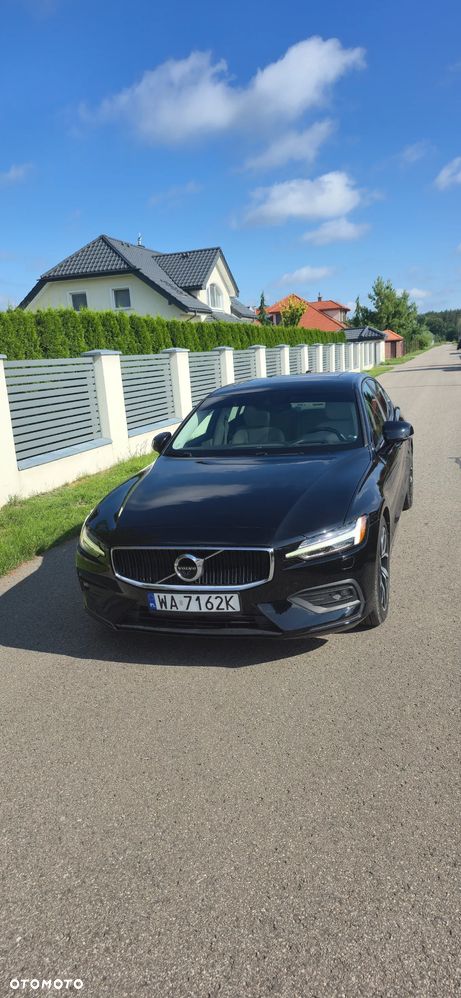 Volvo S60 T5 Momentum Pro - 1