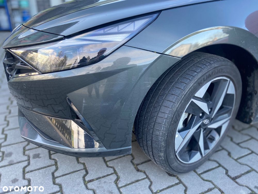 Hyundai Elantra 1.6 Executive CVT - 26