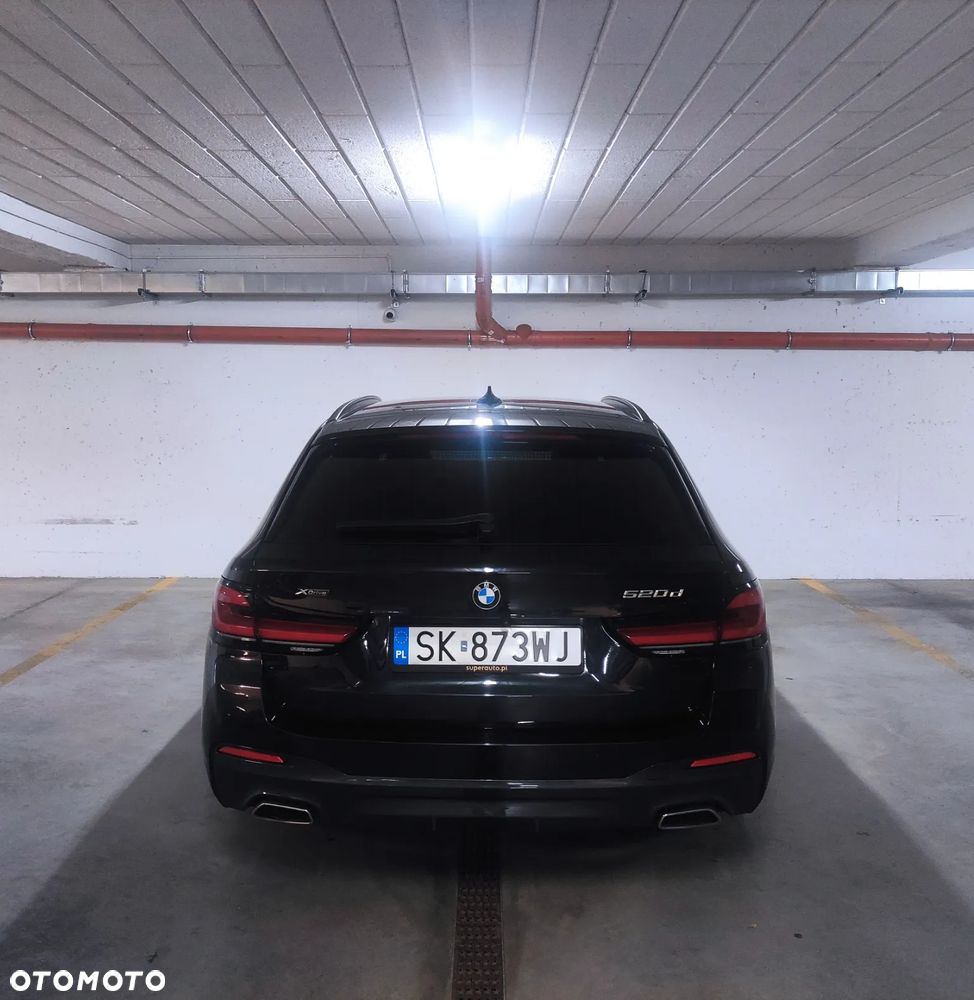 BMW Seria 5 520d xDrive M Sport sport - 12