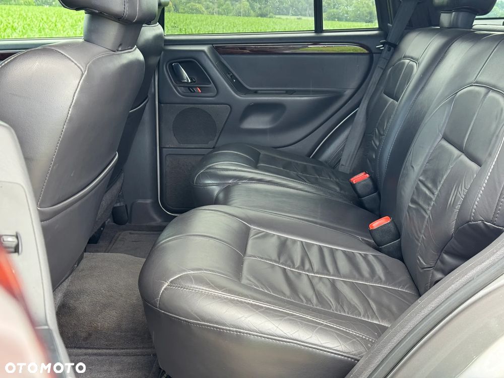Jeep Grand Cherokee 4.7 Limited - 34