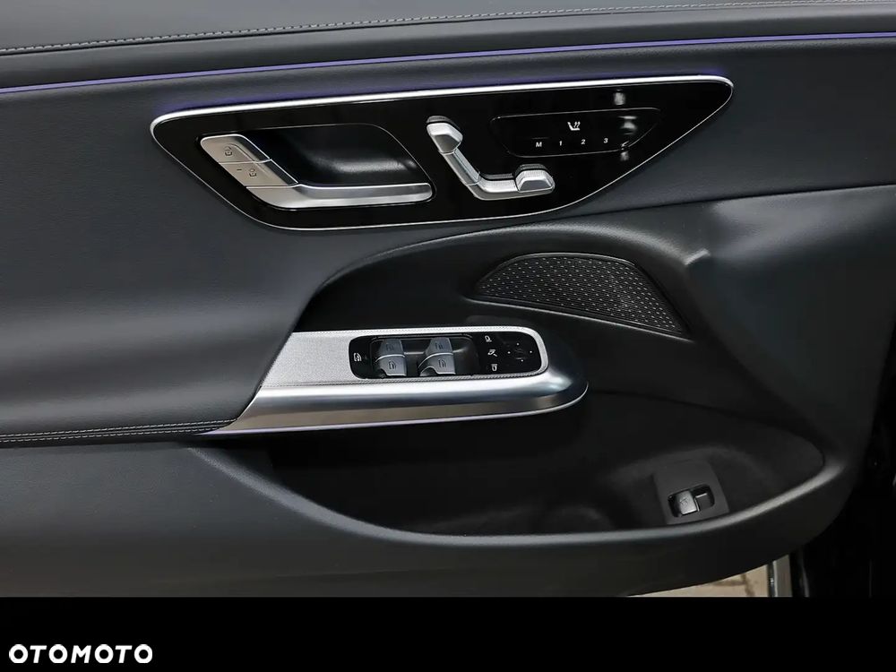 Mercedes-Benz Klasa E 220 d mHEV 4-Matic AMG 9G-Tronic - 3