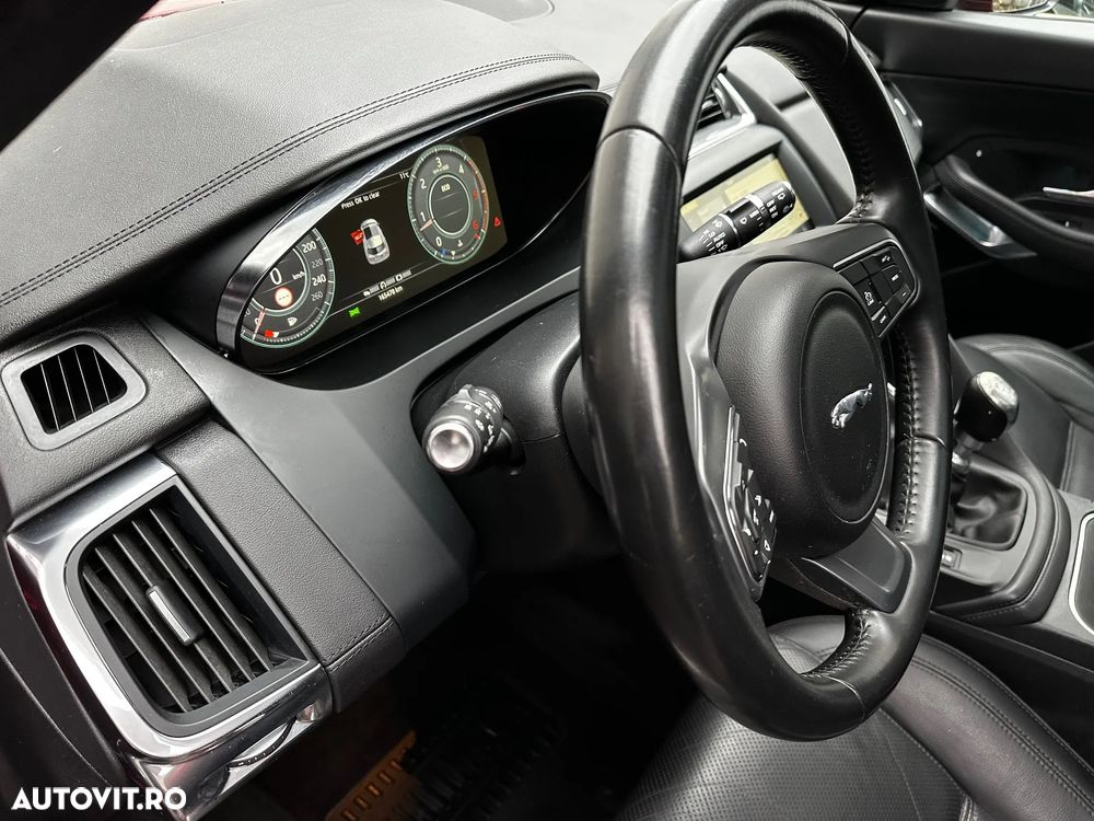 Jaguar E-Pace D150 R-Dynamic - 11