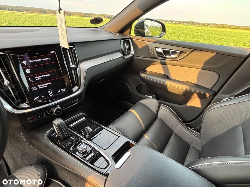 Volvo V60 T6 AWD Recharge Geartronic RDesign - 9