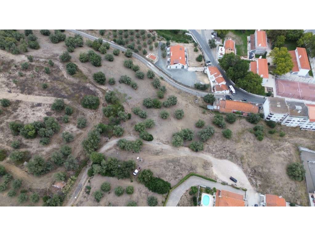 Terreno Urbano no centro de Alcácer com 2ha - Grande imagem: 3/20