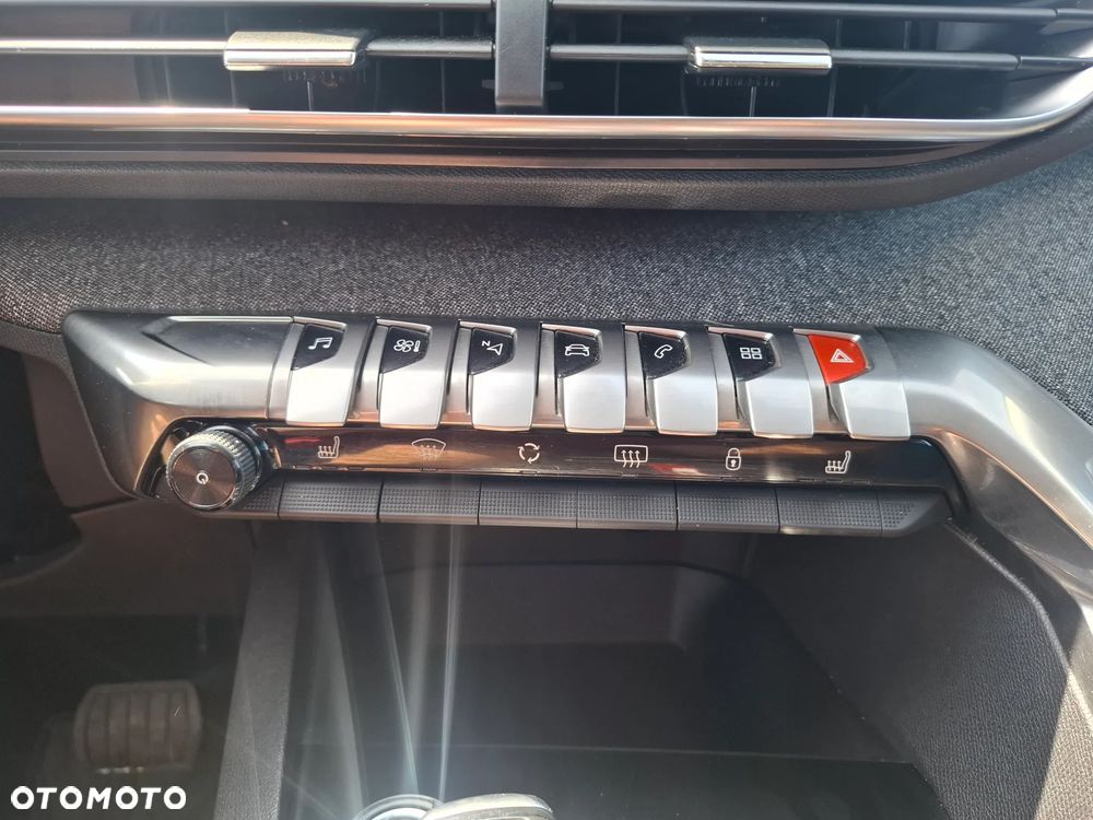Peugeot 3008 PureTech 130 Stop & Start GPF EAT8 Allure - 24