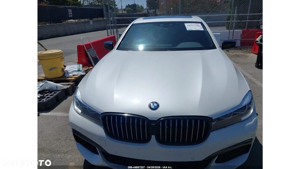 BMW Seria 7 740i - 3