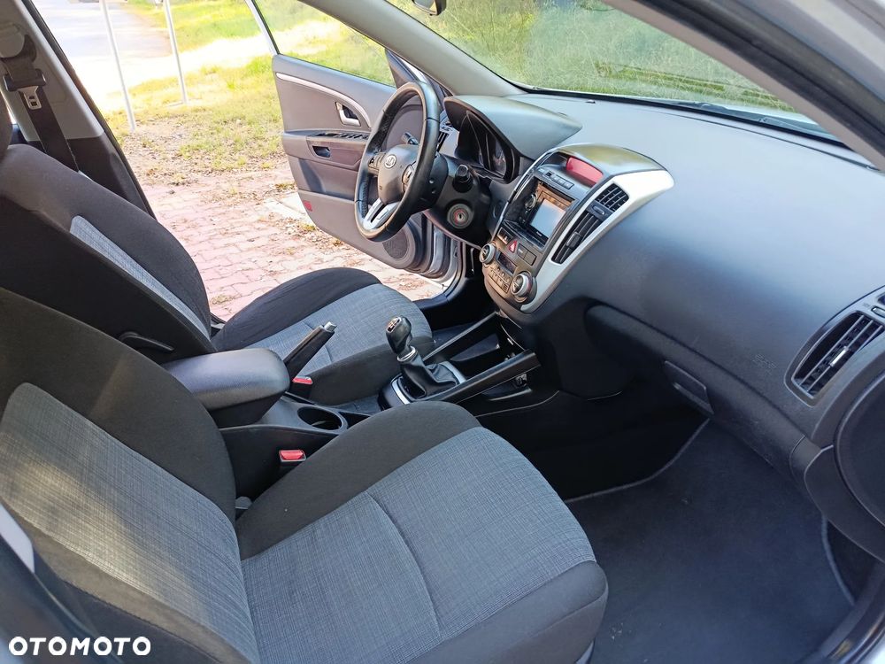 Kia Ceed 1.4 CVVT Spirit - 24