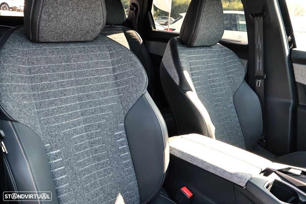 Peugeot 5008 1.2 Hybrid Allure e-DCS6 - 13