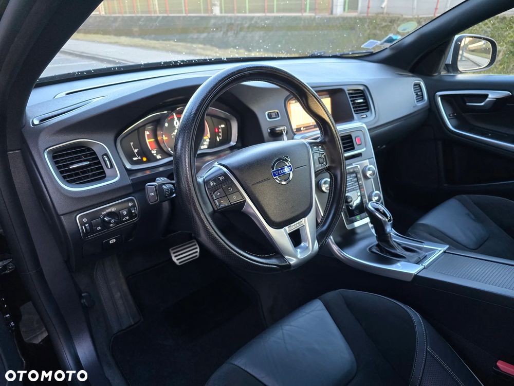 Volvo S60 D3 Geartronic RDesign - 11