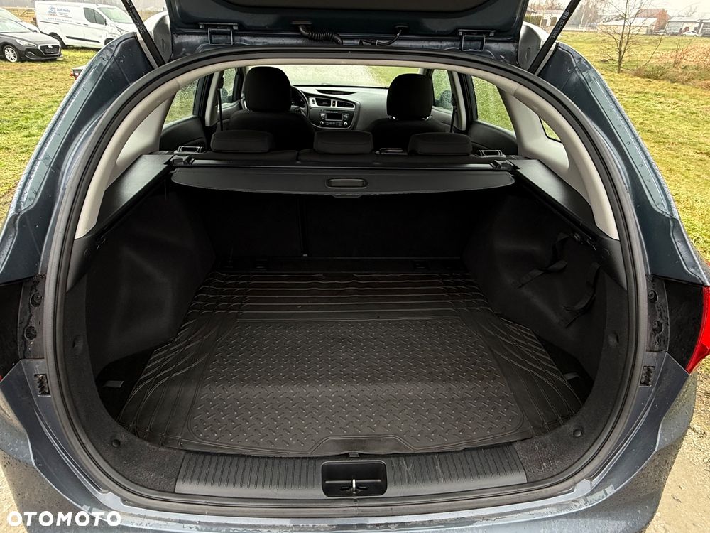 Kia Ceed 1.6 CRDi 128 Dream Team Edition - 14