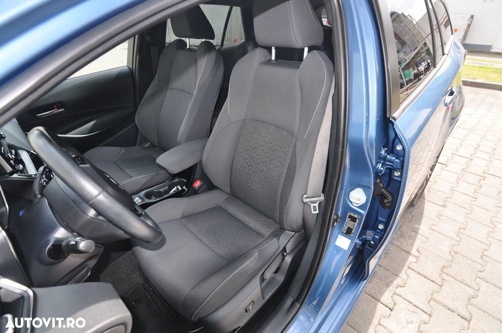 Toyota Corolla 1.8 HSD Business - 8