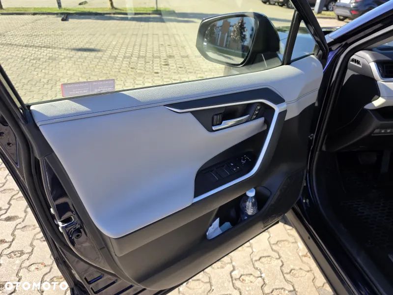 Toyota RAV4 - 9