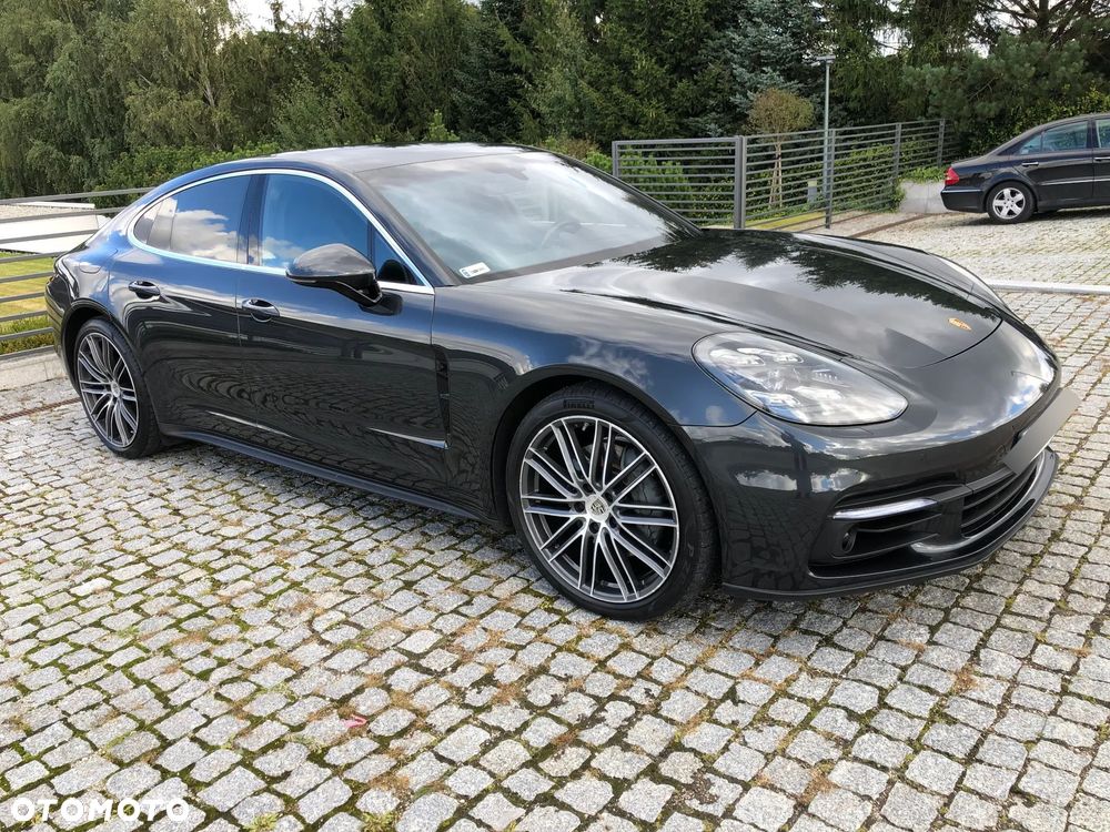 Porsche Panamera - 4