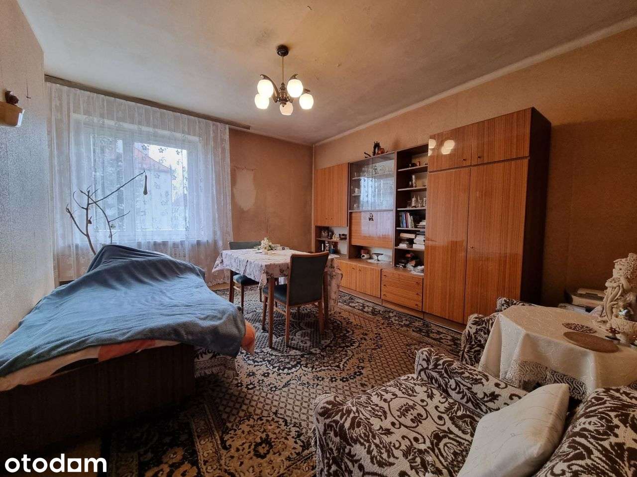2 pokoje, Co, ciepła woda z sieci!