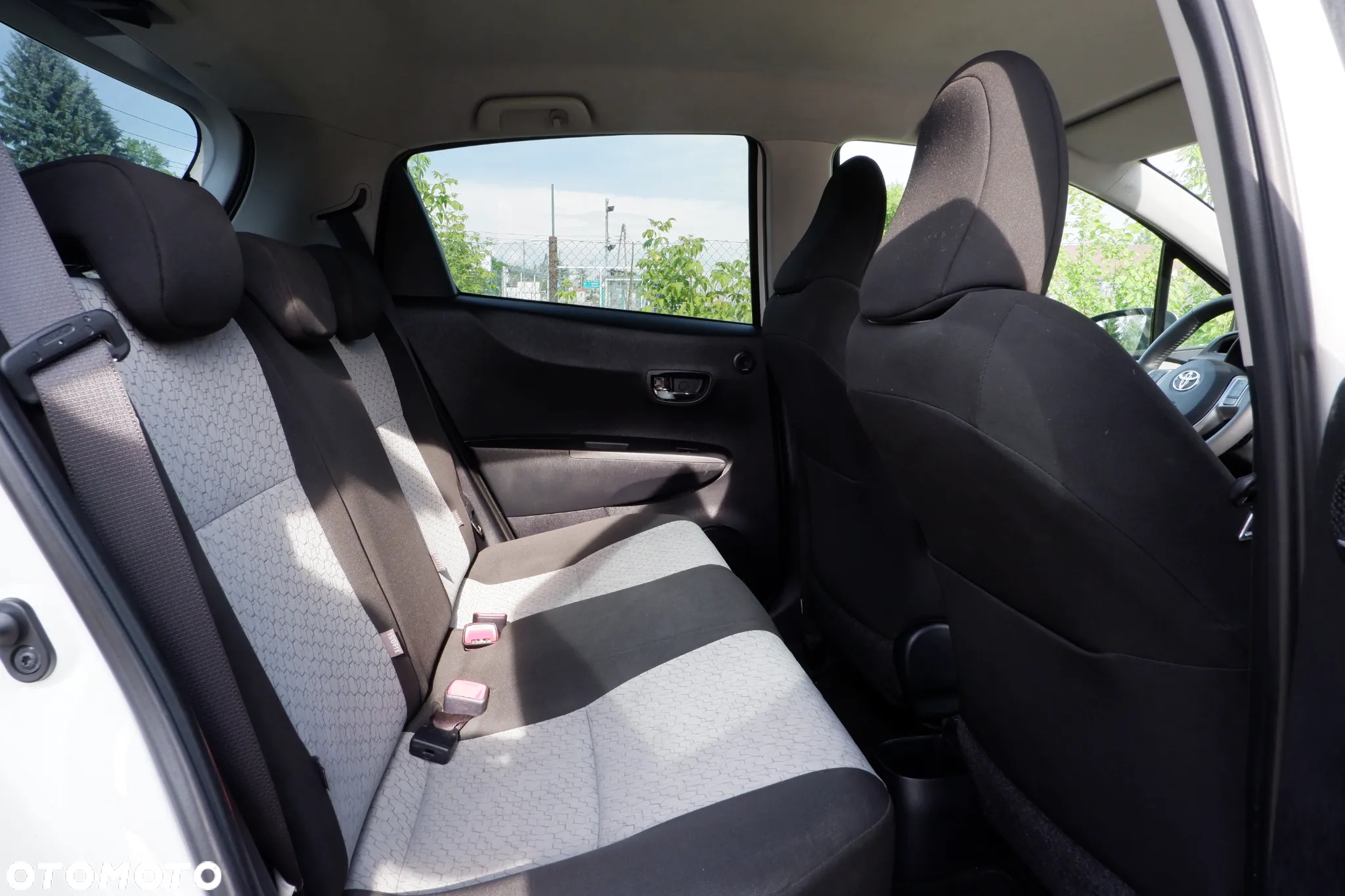 Toyota Yaris 1.0 Sol - 12