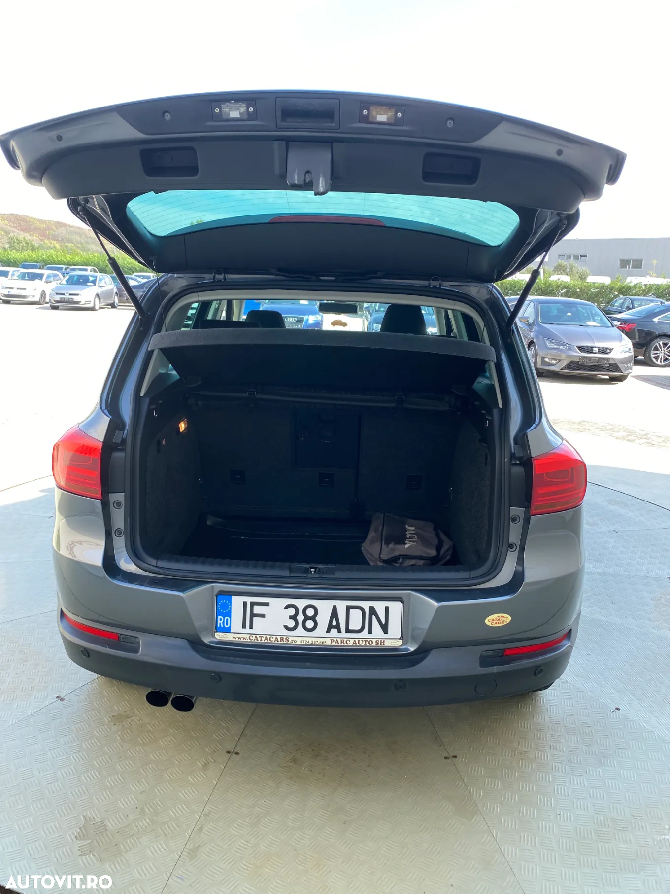 Volkswagen Tiguan 2.0 TDI 4Motion DSG Track & Field - 26