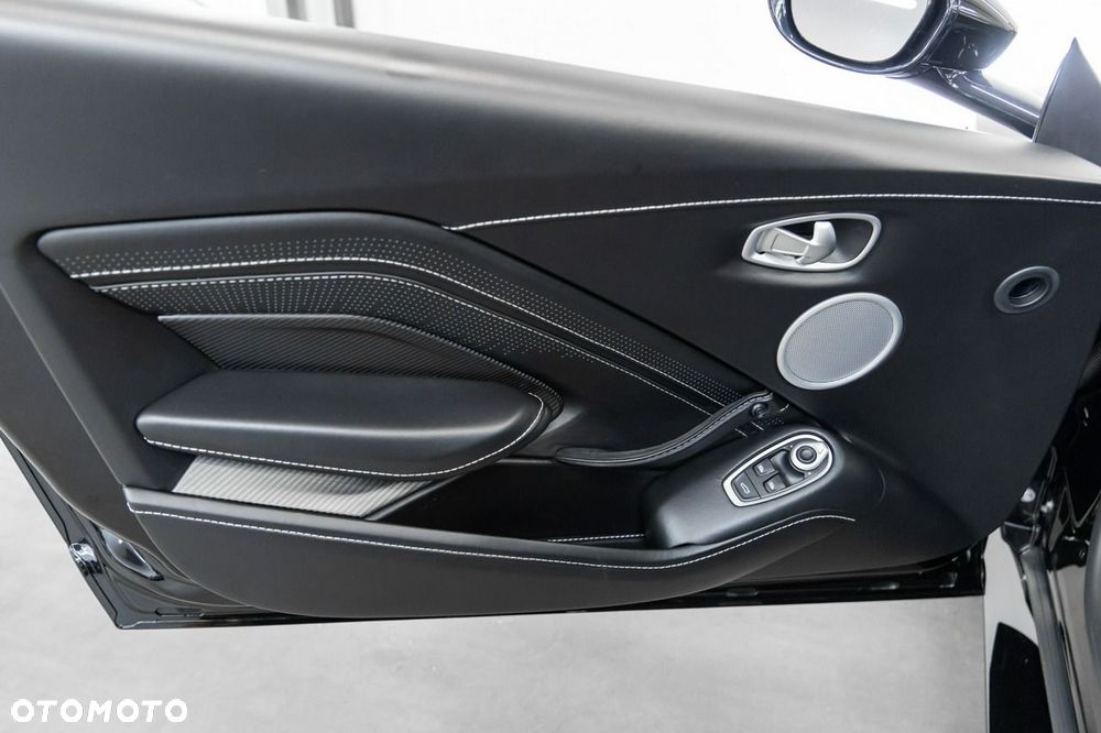 Aston Martin Vantage - 40