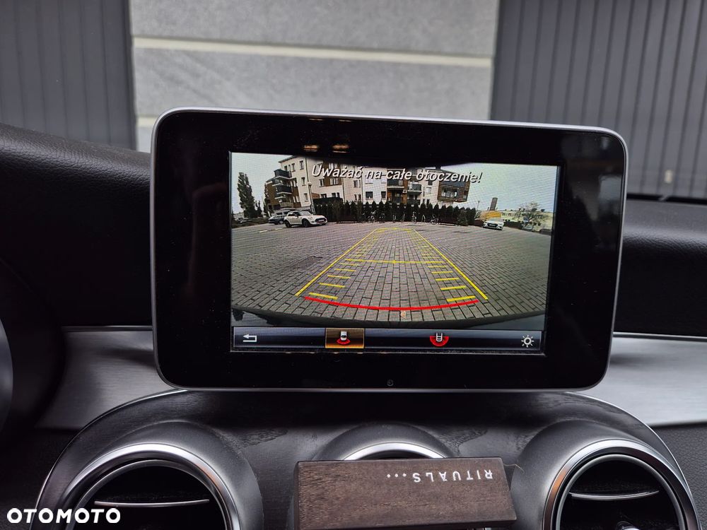 Mercedes-Benz Klasa C 300 9G-TRONIC - 8