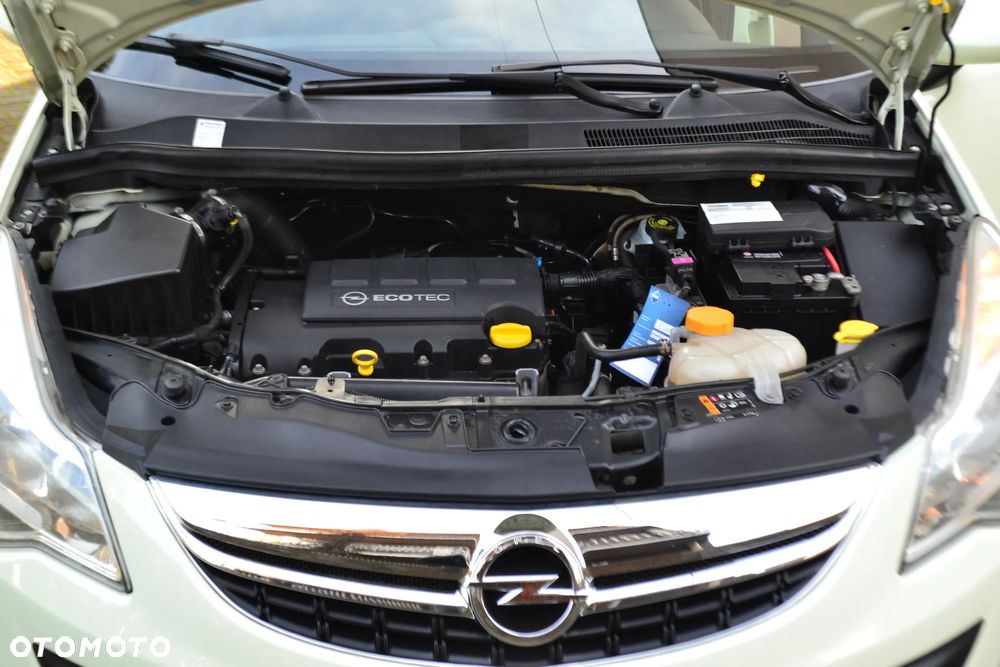 Opel Corsa 1.4 Cosmo - 26