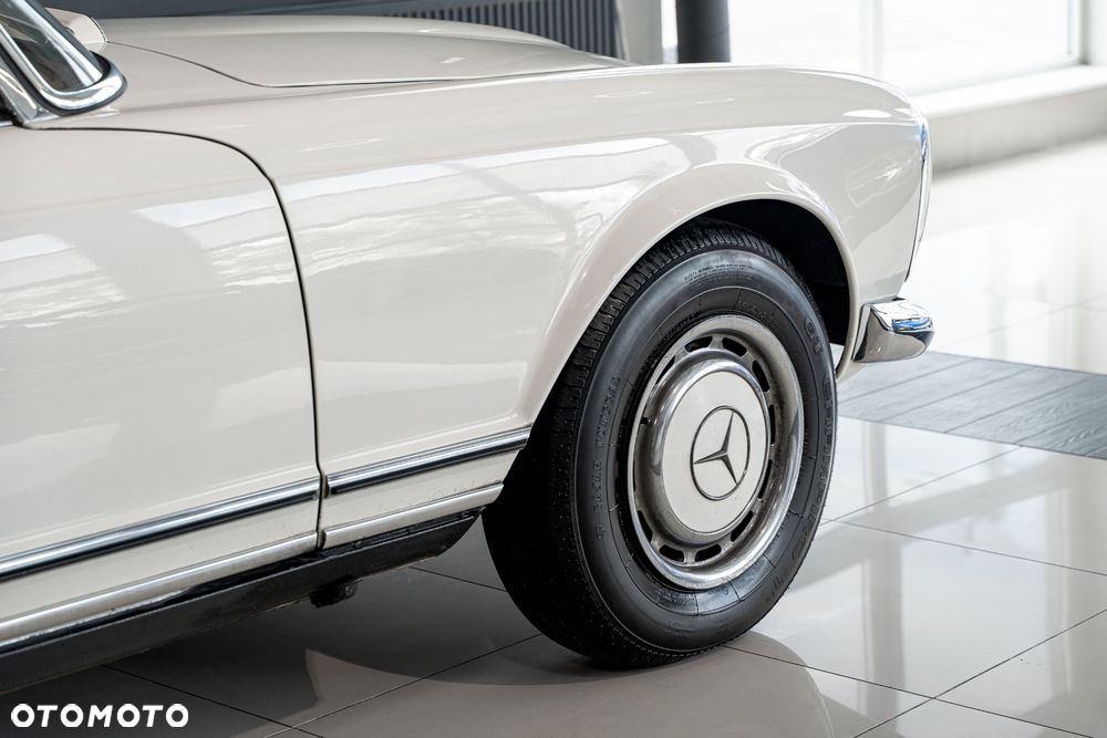 Mercedes-Benz SL - 19