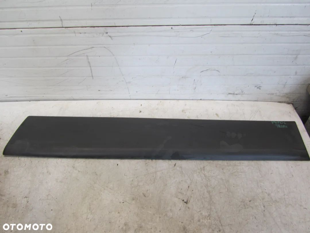 renault trafic-vivaro 1.9 listwa lewa boczna - 1