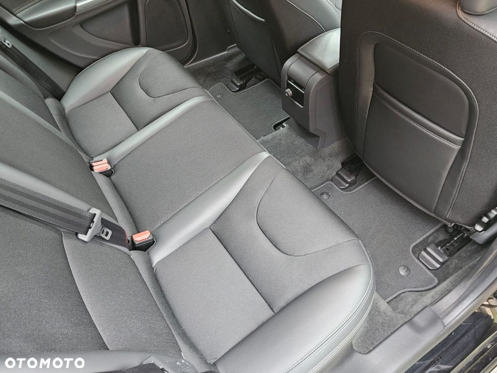 Volvo V60 T3 Momentum - 31
