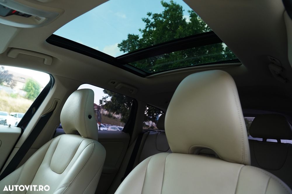 Volvo XC 60 D4 AWD Geartronic Summum - 27
