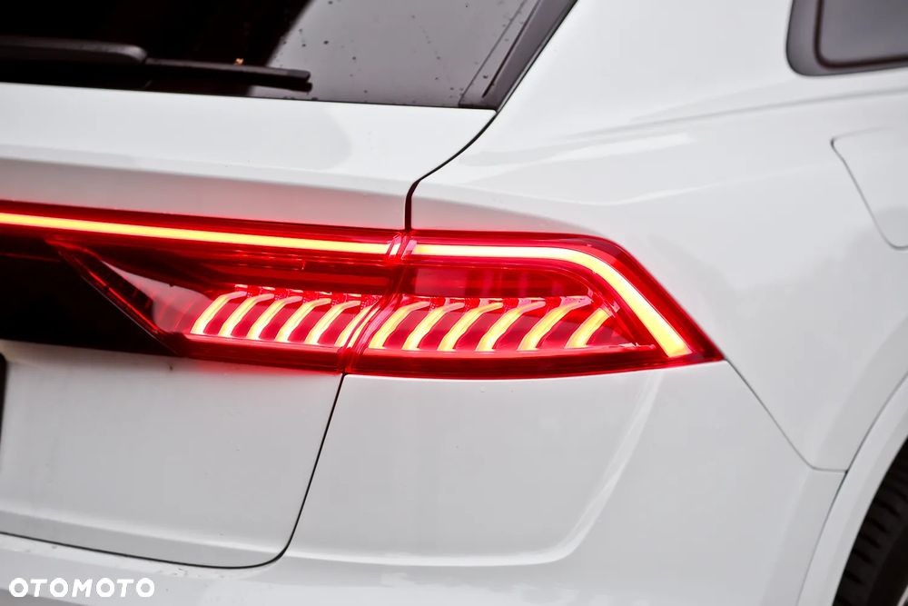 Audi Q8 - 9