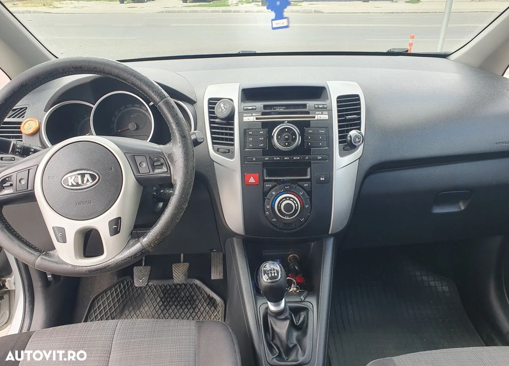 Kia Venga - 4
