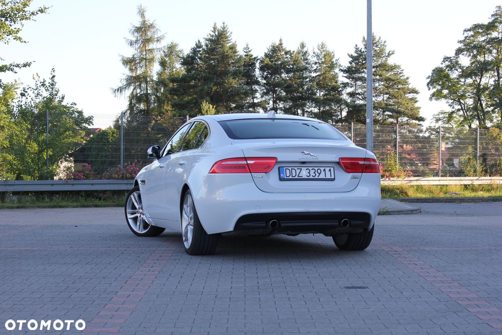 Jaguar XE S - 29