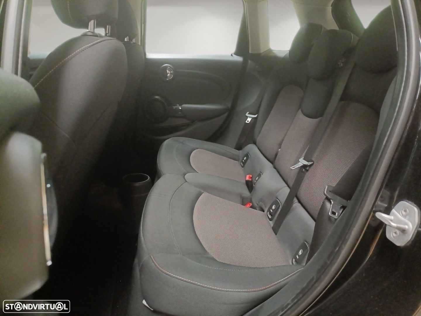MINI 5 Portas Cooper D - 11