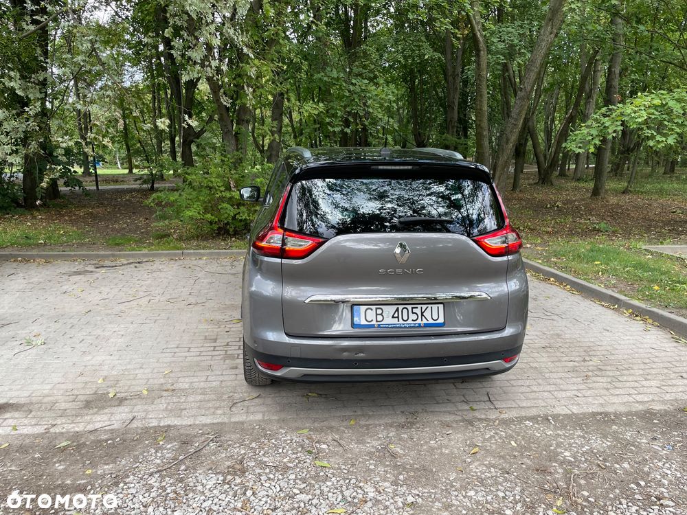 Renault Grand Scenic - 16