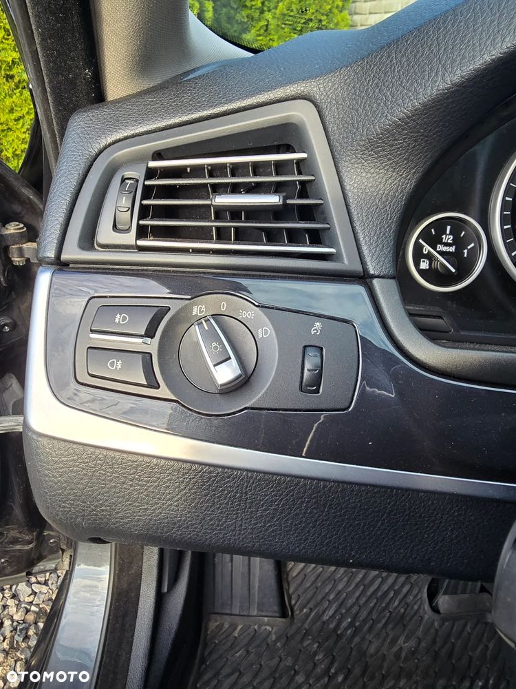 BMW Seria 5 520d Sport-Aut - 24