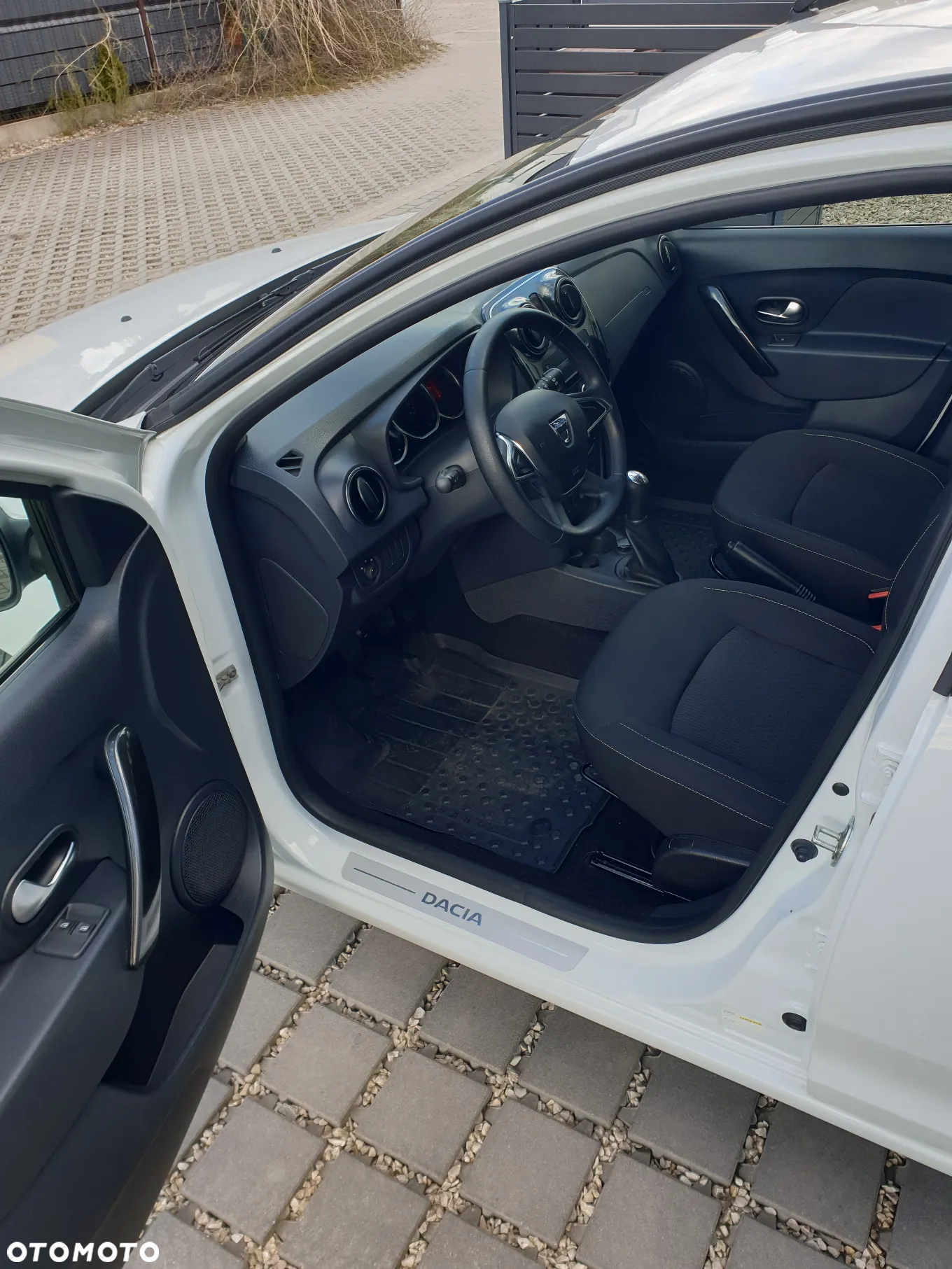 Dacia Sandero 1.0 SCe Laureate - 11