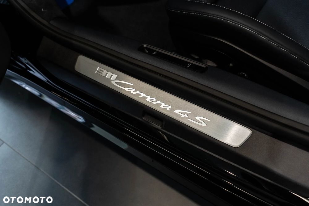 Porsche 911 Carrera 4S - 37