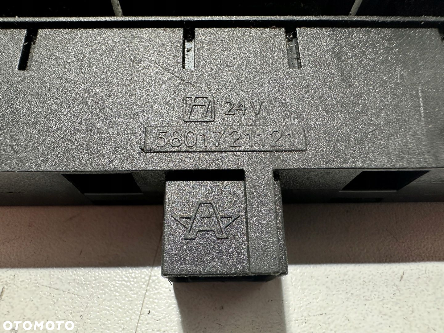 Panel Przełącznik Zmiany Biegów Iveco Stralis Hi-Way 5801721121 - 3