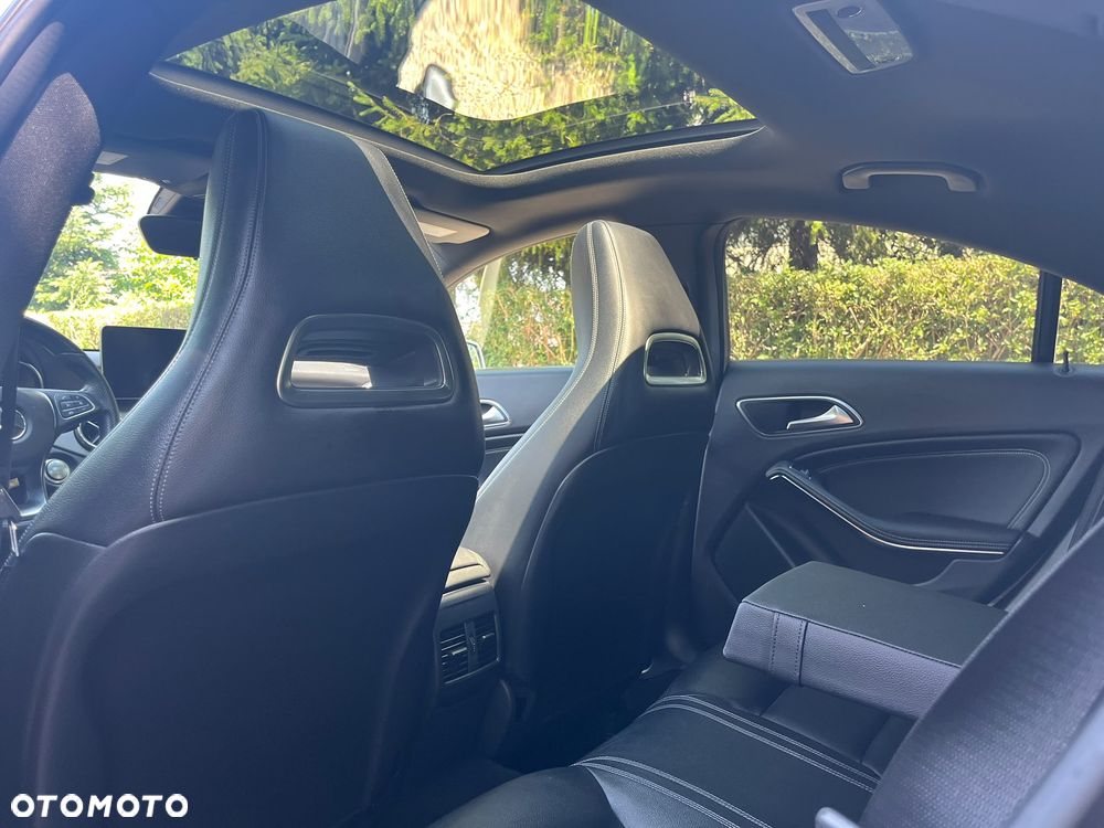 Mercedes-Benz CLA 250 4-Matic AMG Line - 15