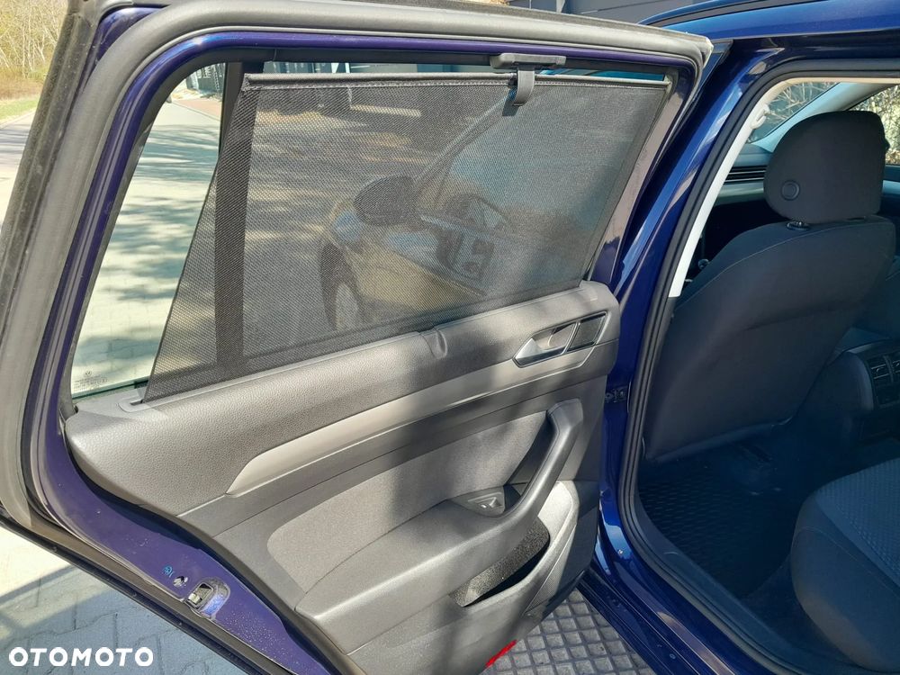 Volkswagen Passat - 27
