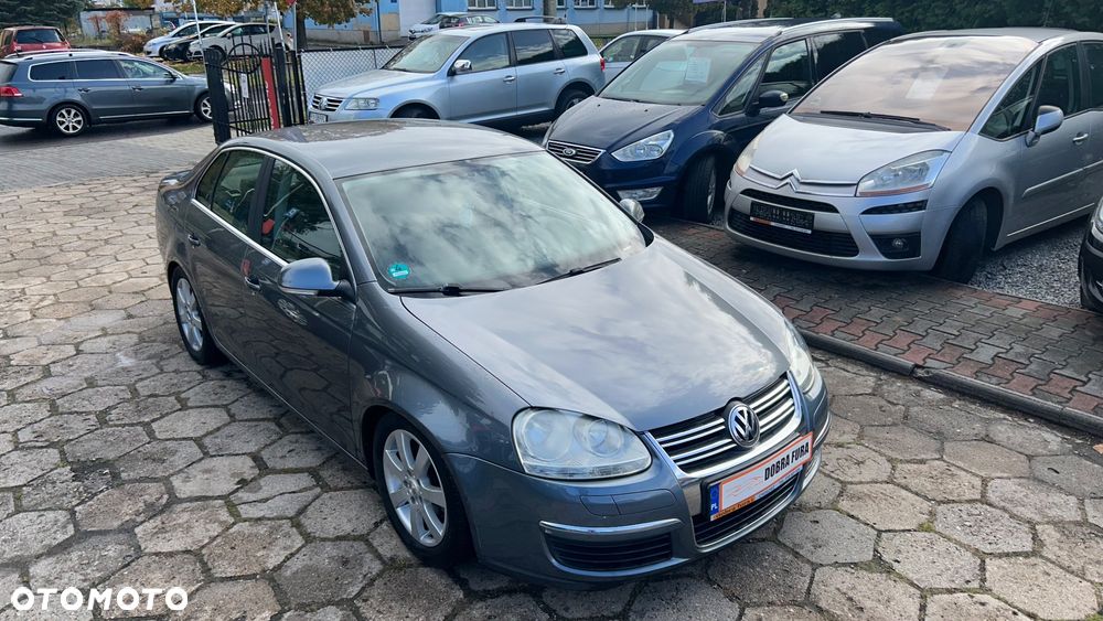Volkswagen Jetta 1.9 TDI DPF Sportline - 5