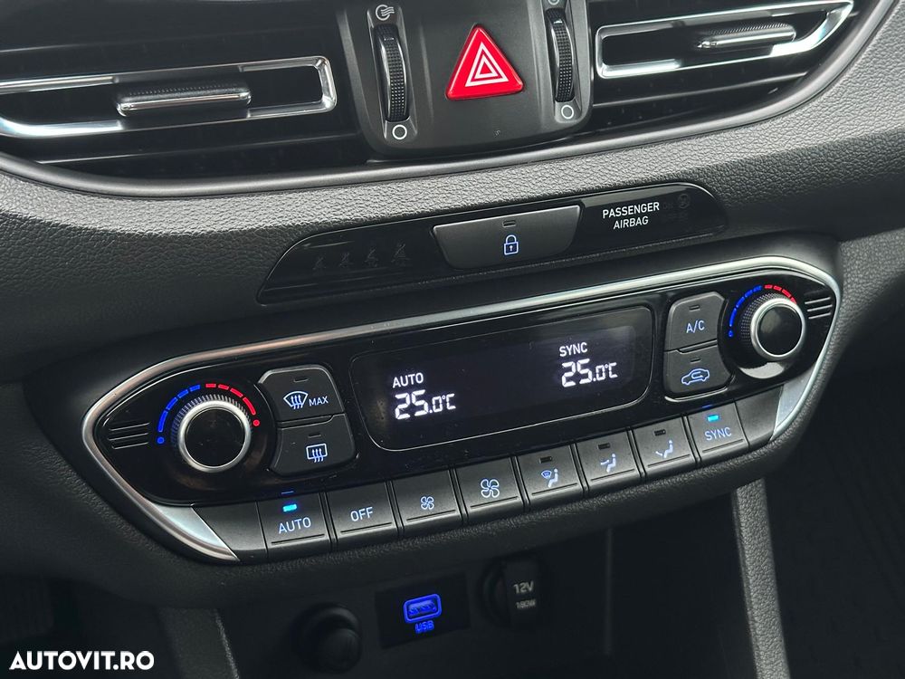 Hyundai i30 1.5 110CP 5DR M/T Comfort - 25