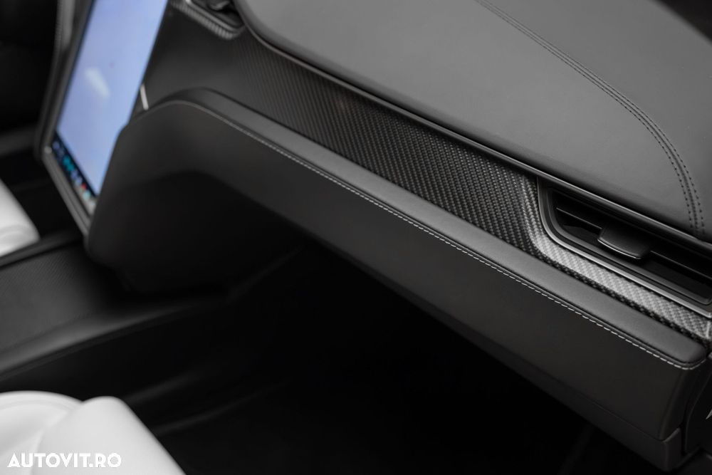 Tesla Model S - 37