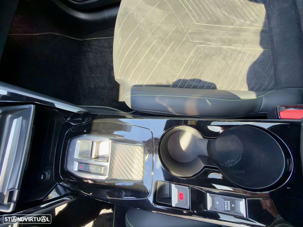 Peugeot 208 1.2 Hybrid GT e-DCS6 - 20